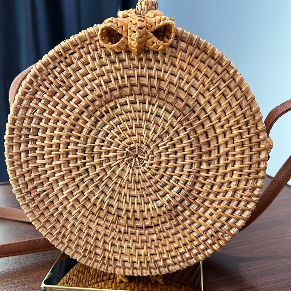 Straw brown cross body